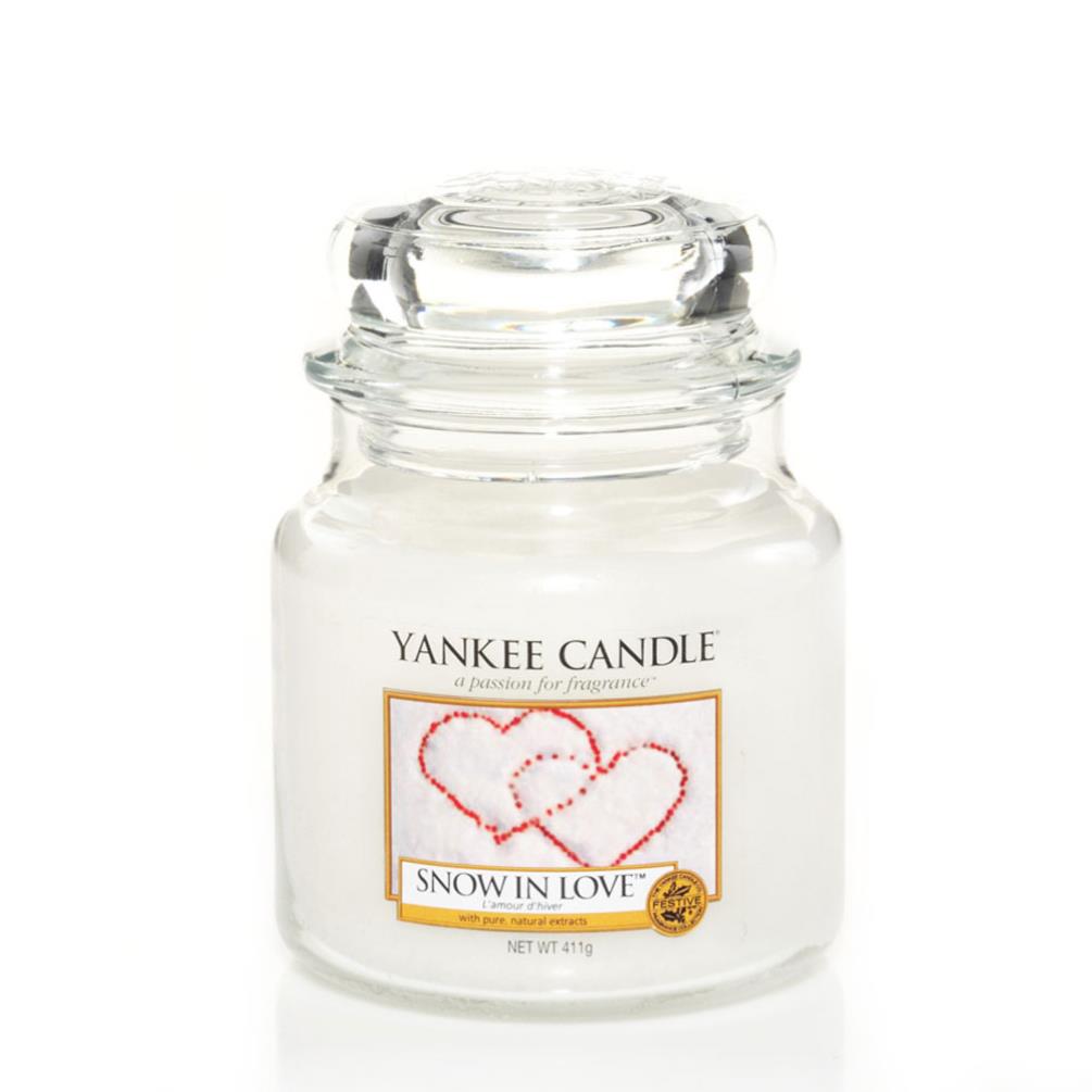 Yankee Candle Snow in Love™ Medium Jar £13.79